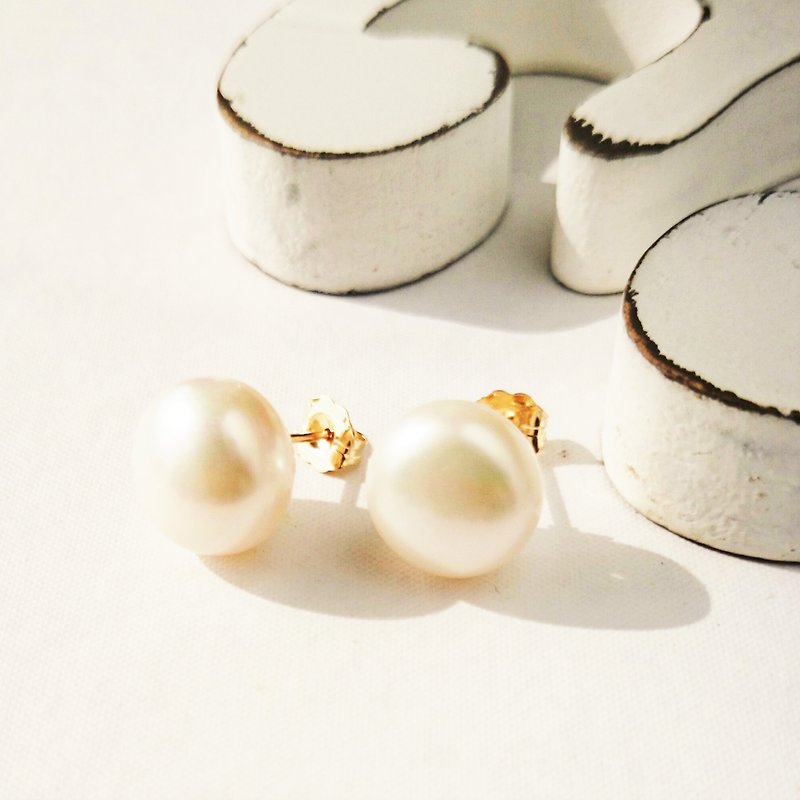 14kgf*VERY BIG freshwater pearl stud pierce/earring - 耳环/耳夹 - 宝石 白色