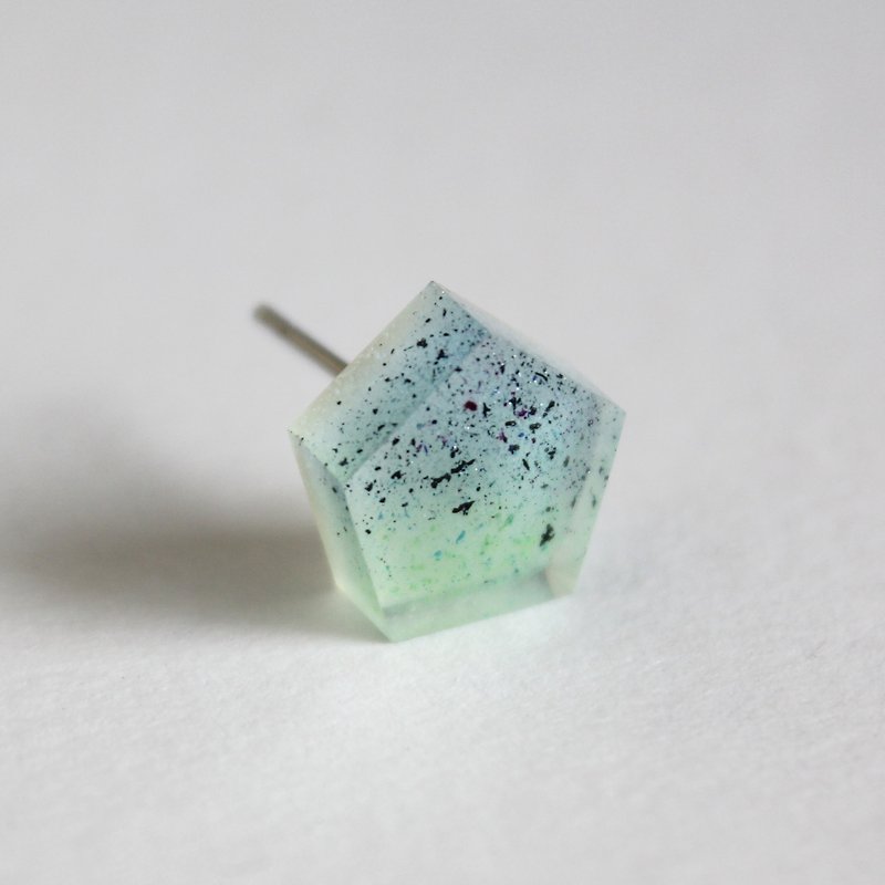 淡绿树脂耳环 / 545 / 五角形 / 香槟超新星 Champagne Supernova - 单只 - 耳环/耳夹 - 塑料 绿色