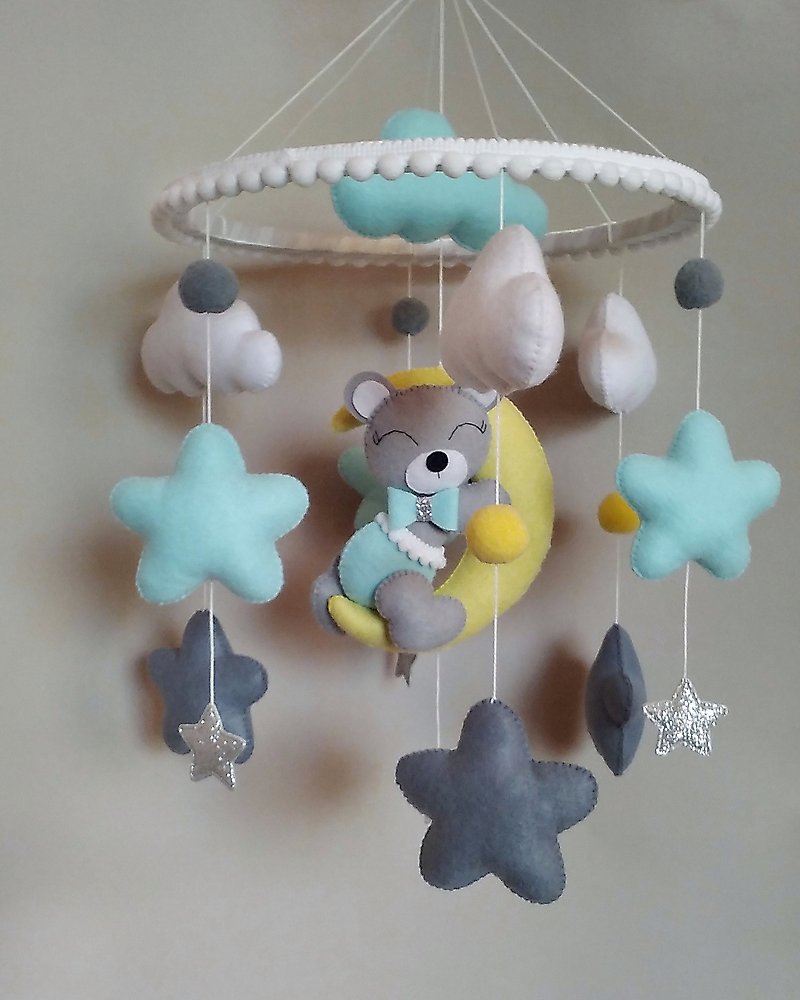 Bear at the Moon baby crib mobile, felt nursery decor - 玩具/玩偶 - 环保材料 蓝色