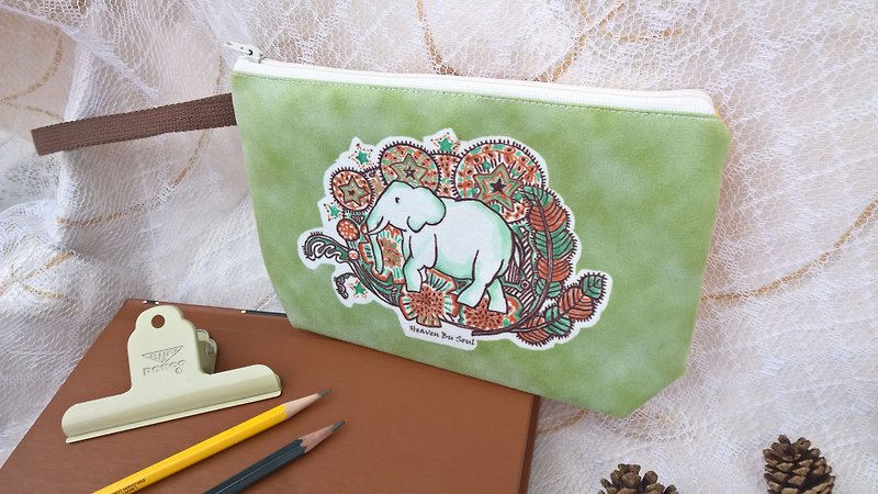 <秘境之生>象的风情画 手拿包 化妆包 收纳 票卡 插画 动物 - 手拿包 - 聚酯纤维 绿色