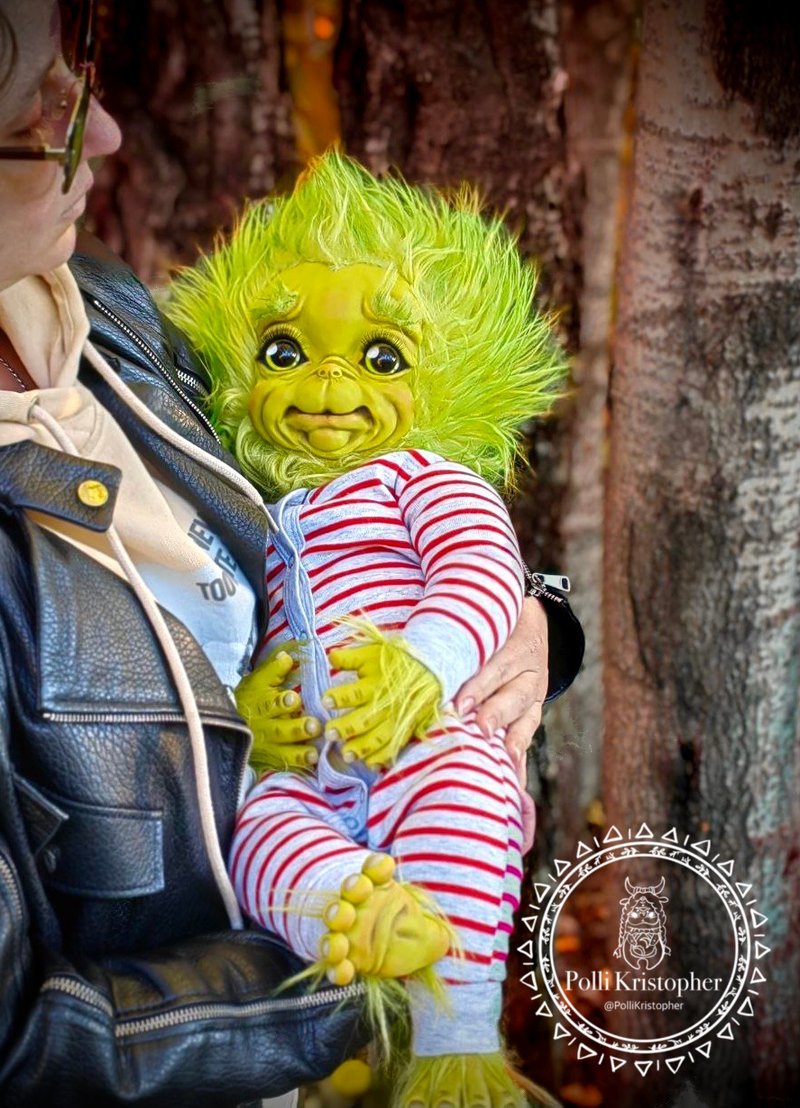 Grinch Kid Christmas Thief, Soft Realistic Full-length Grinch Sculpture - 玩偶/公仔 - 其他金属 红色