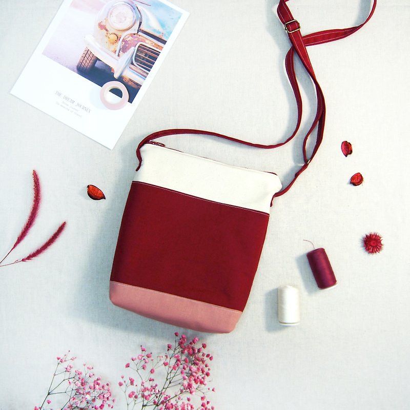 手作小旅行的方块包肩背包 - 莓果红 - 侧背包/斜挎包 - 棉．麻 红色