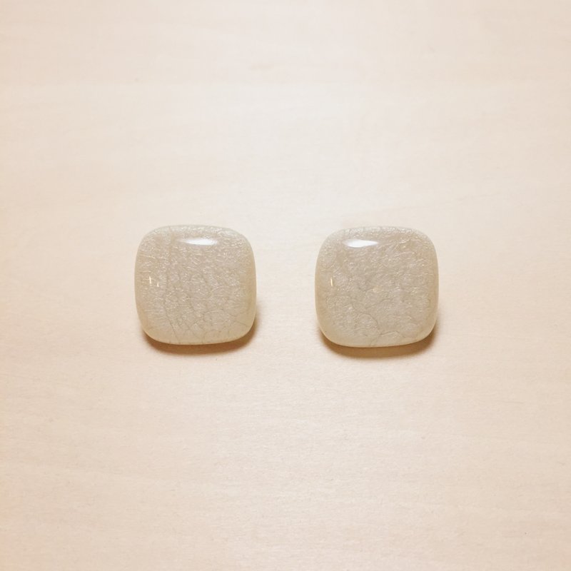 复古白色裂纹方形大耳环 - 耳环/耳夹 - 树脂 白色