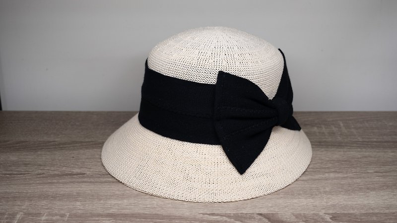 英伦蝴蝶结淑女帽-时尚白 针织帽 渔夫帽 纸线编织 可水洗 台湾制 - 帽子 - 纸 白色
