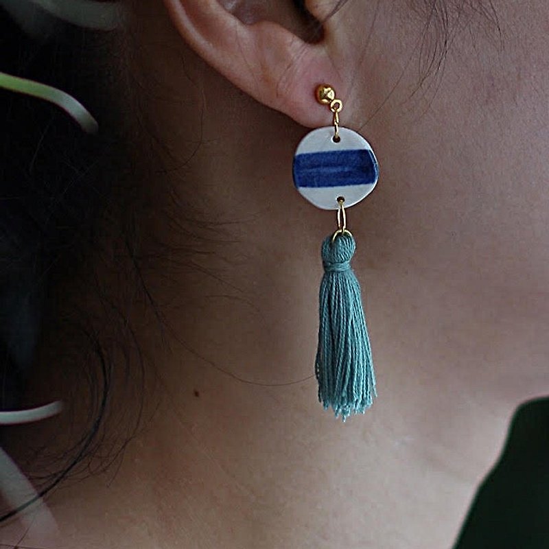 blue-earth tassel earring - 耳环/耳夹 - 瓷 蓝色