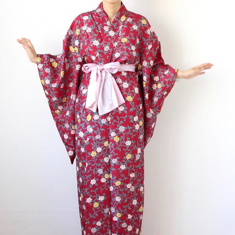 Japanese silk kimono, floral kimono, silk robe, Japanese kimono /1732 - 晚装/礼服 - 丝．绢 红色
