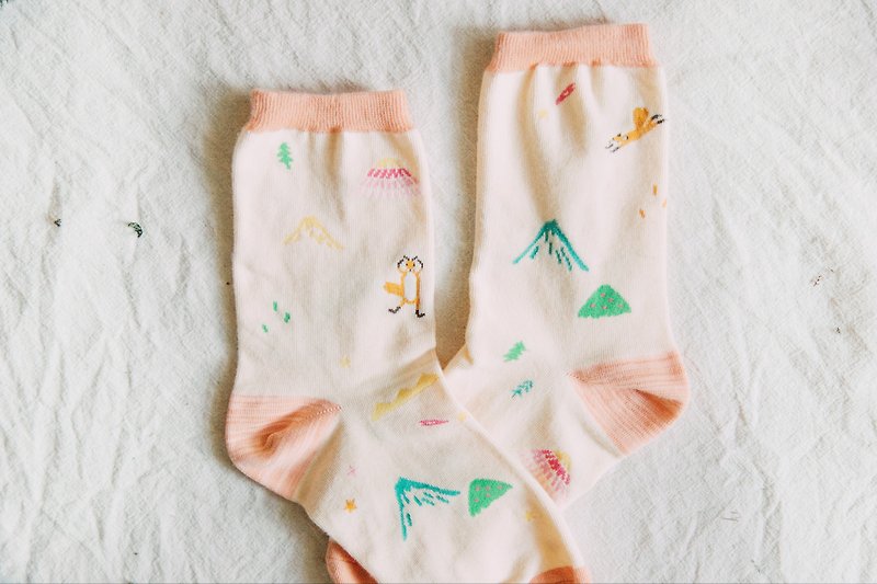 趣森林玩—珊瑚粉│插画棉袜 - 袜子 - 棉．麻 粉红色