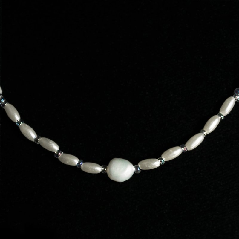 EUREKA 03 / 手工串珠项链 / 不定型淡水珠 / 彩珠 - 项链 - 半宝石 白色