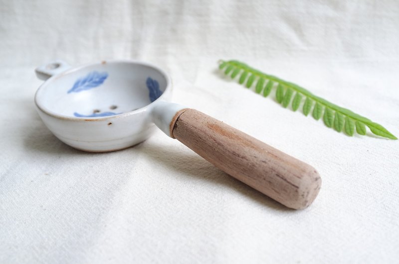 ceramic tea filter - 厨房用具 - 陶 白色
