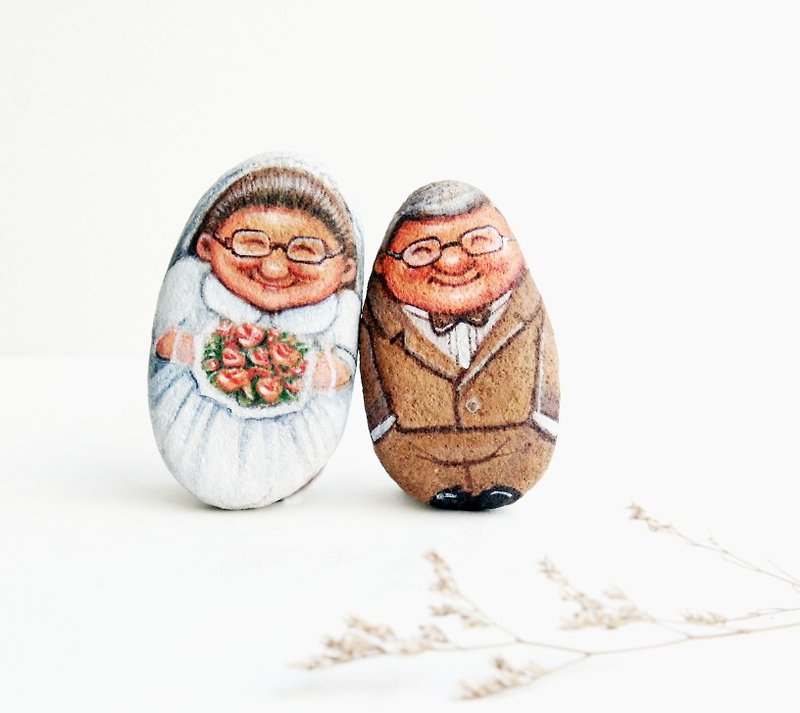 The Wedding Couple Grandparents stone painting. - 玩偶/公仔 - 石头 咖啡色