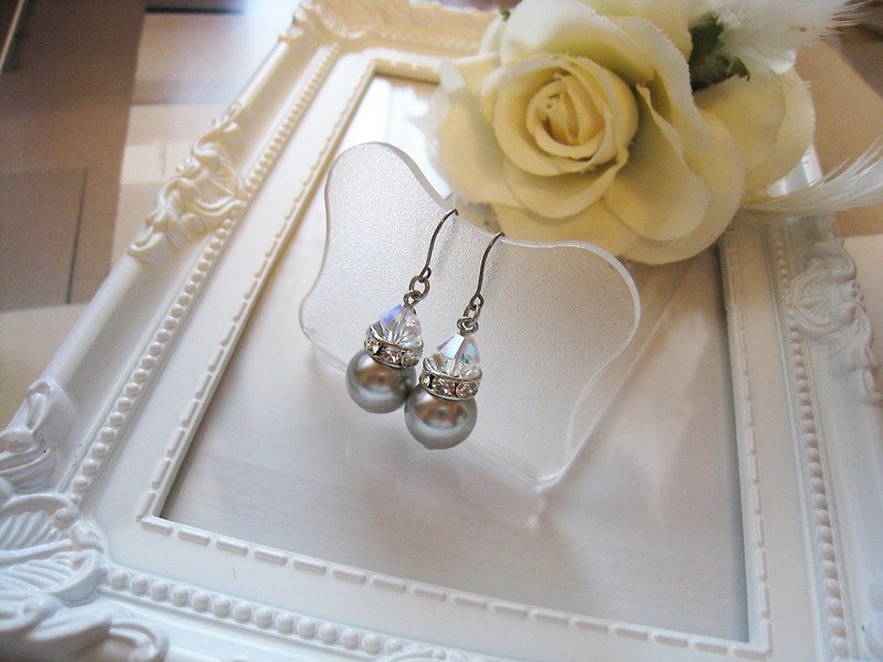 Czech Glass Pearl & Swarovski Crystal Pierced Earrings＜R：Gray＞Bridal* - 耳环/耳夹 - 玻璃 灰色