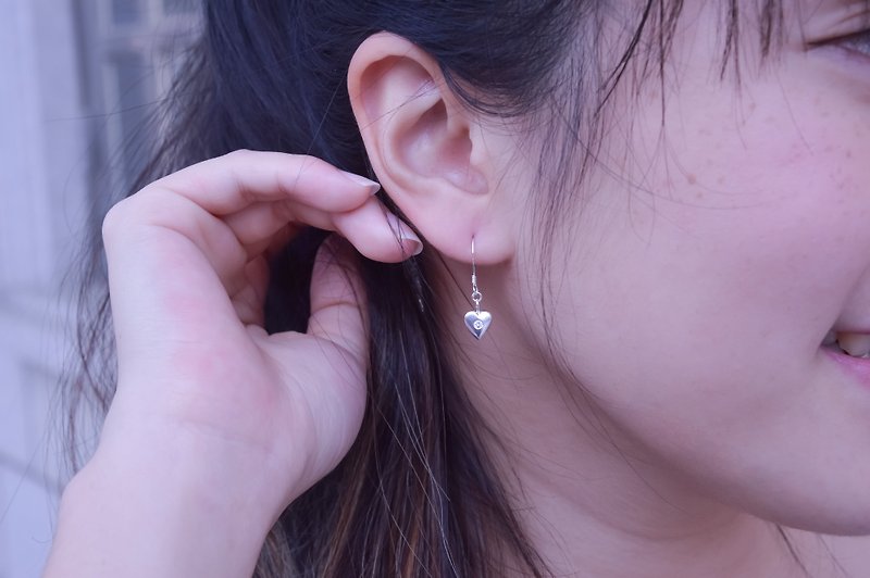 【澄旅】爱心垂挂耳环．925纯银耳环 - 耳环/耳夹 - 其他金属 