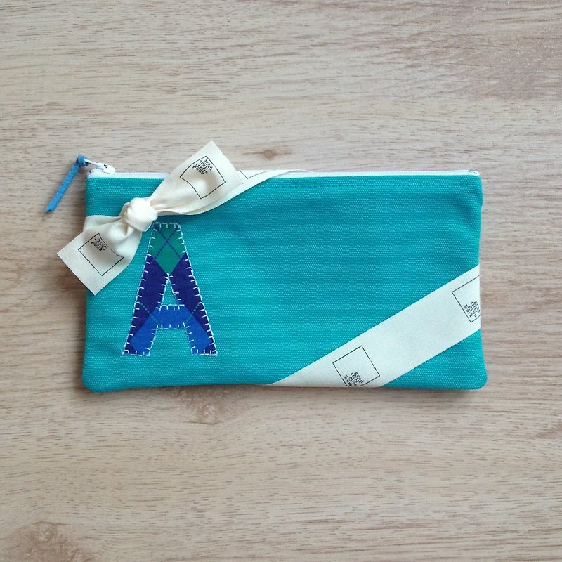 AlphaBAG ZipPEN 自选专属字母手工帆布笔袋｜酷酷的蓝 - 铅笔盒/笔袋 - 棉．麻 蓝色