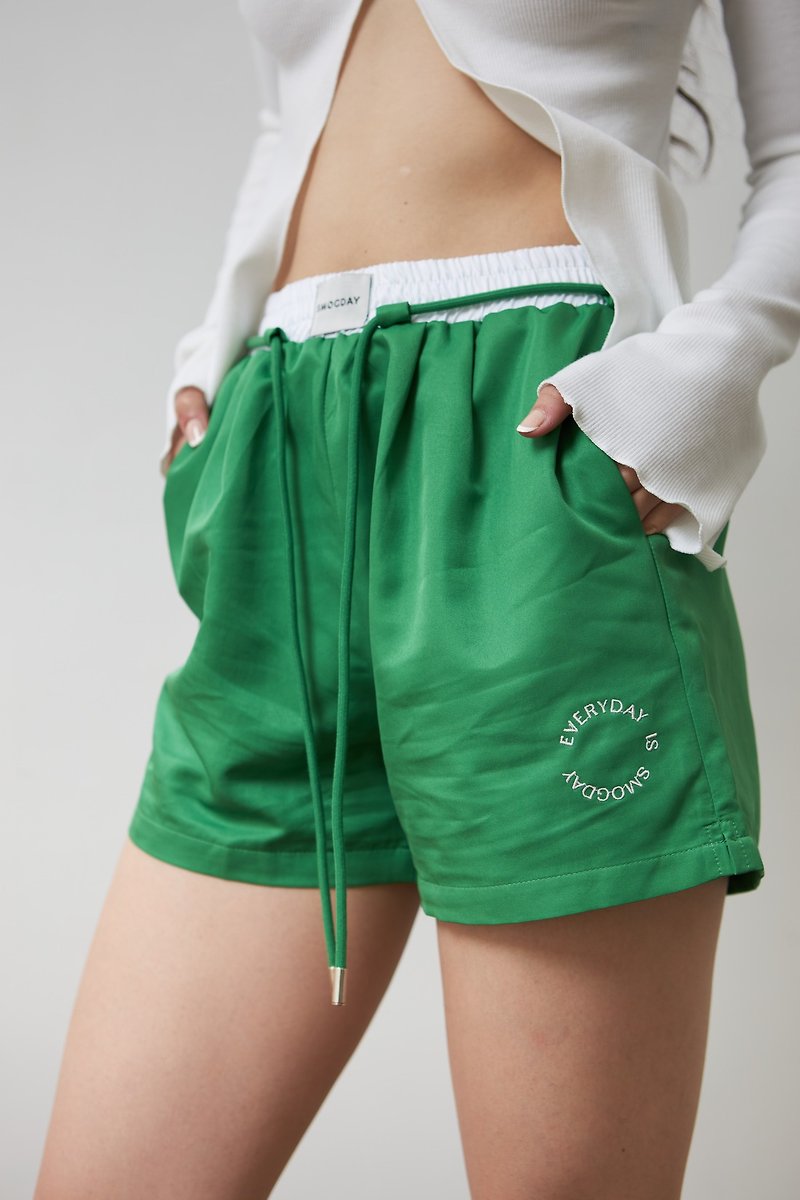 烟雾日夏日短裤绿光 - 女装短裤 - 棉．麻 绿色
