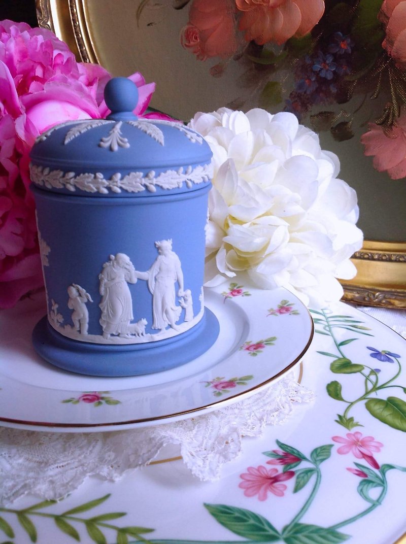 ♥~安妮疯古物~♥英国骨瓷Wedgwood jasper 蓝色碧玉浮雕希腊神话储物罐,糖果罐,茶叶罐 - 其他 - 瓷 蓝色
