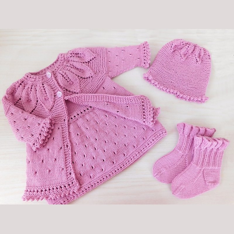 Knit baby cotton set, Newborn cardigan with pattern, Baby girl socks - 儿童餐具/餐盘 - 棉．麻 紫色