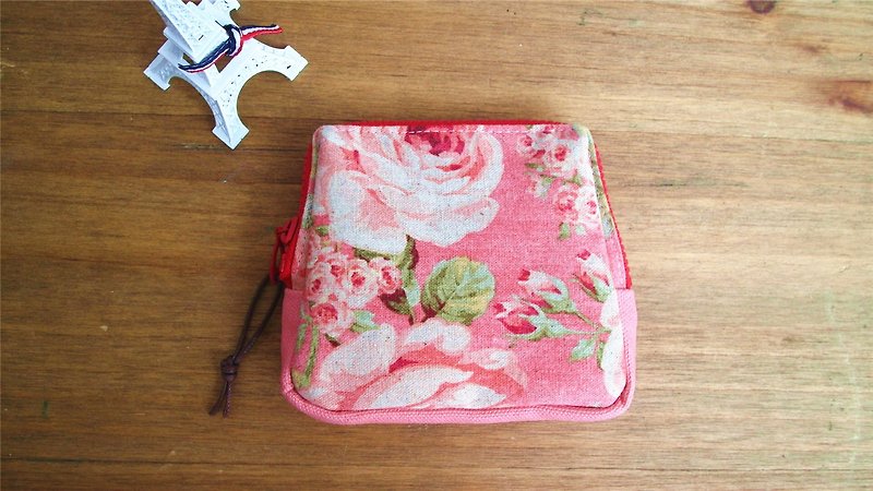 【好日手作】Handmade。玫瑰花。口袋收纳包 - 化妆包/杂物包 - 棉．麻 粉红色