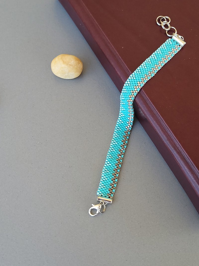 Blue Beaded Bracelet - 手链/手环 - 玻璃 蓝色