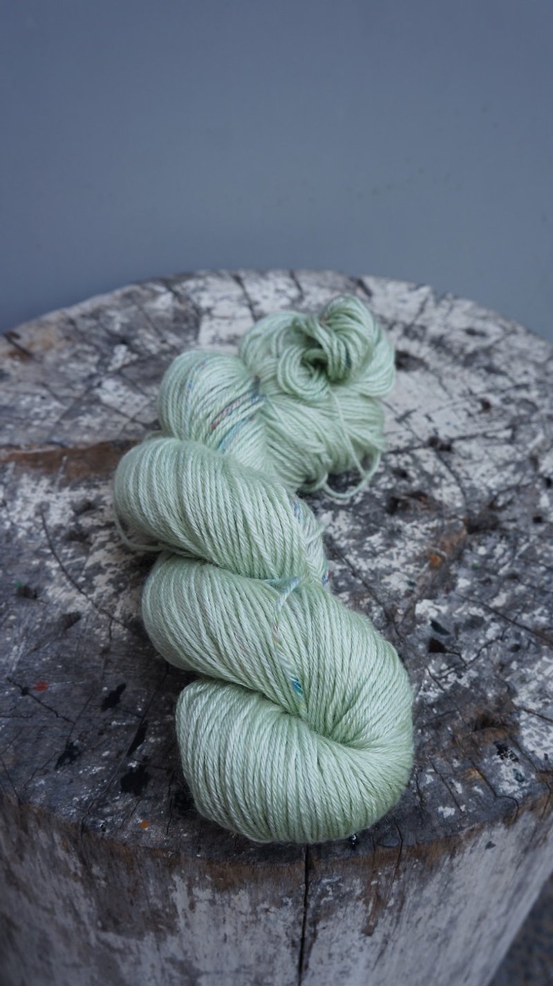 手染线-丝质蓝面羊(迷雾绿叶) - 编织/刺绣/羊毛毡/裁缝 - 羊毛 绿色