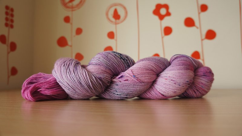 手染线。紫色小花 - 编织/刺绣/羊毛毡/裁缝 - 羊毛 