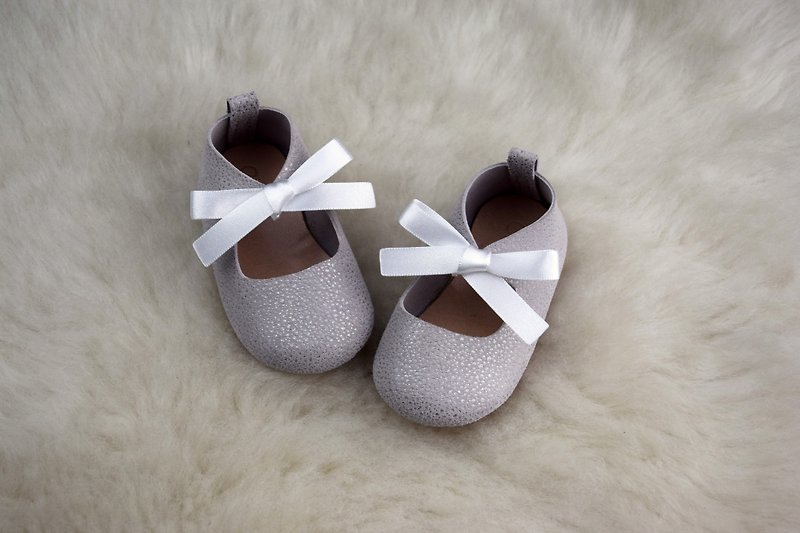 银色羊皮婴儿鞋 手工婴儿鞋 学步鞋 弥月礼物 真皮娃娃鞋 - 童装鞋 - 真皮 灰色