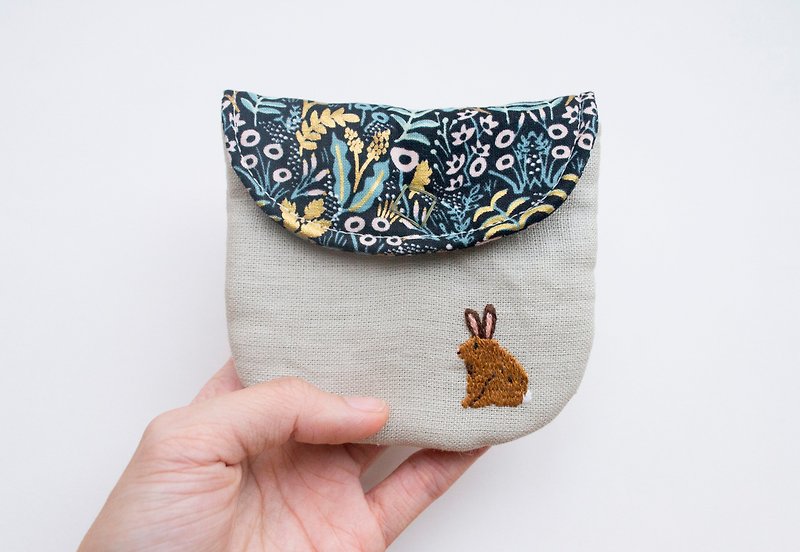 兔子 Rabbit Embroidered Linen Wee Pouch - 零钱包 - 棉．麻 多色