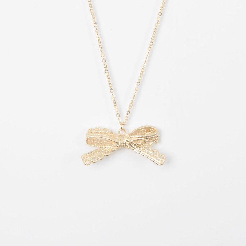 蕾丝。蝴蝶结。金 项链 Lace。Gold Bow Necklace - 颈链 - 其他金属 金色