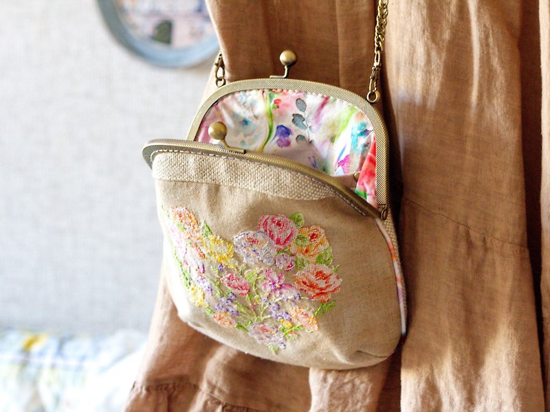 Handmade shoulder bag with cross stitched Romatic Floral Heart, crossbody - 手提包/手提袋 - 环保材料 粉红色