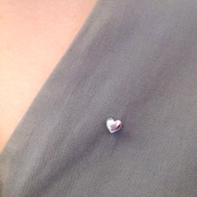 Heart Pin, Heart Brooch, Sterling Silver Heart Pin, Love Pin, Love Brooch - 胸针 - 其他金属 银色