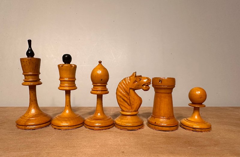 最稀有的俄罗斯苏联国际象棋套装称为 BFI / Vsekokhudozhnik - 桌游/玩具 - 木头 黑色