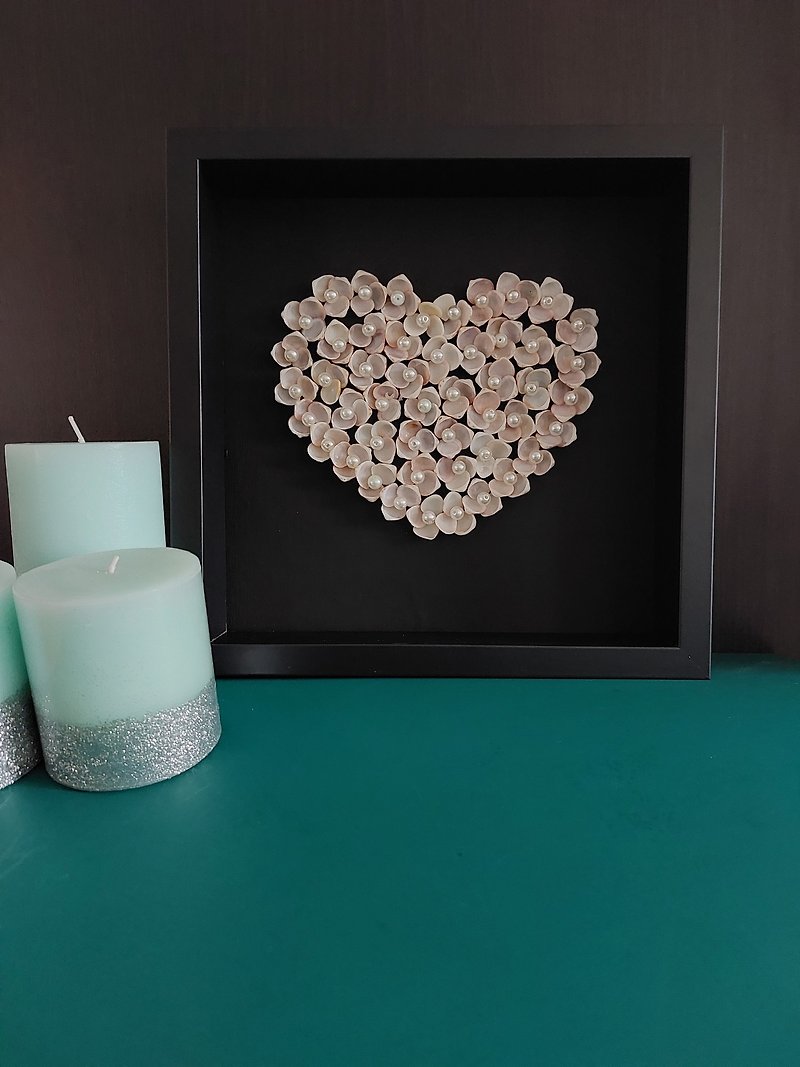 Heart of shells, Heart shadow box, Wall hanging love heart. Sea shells heart. - 墙贴/壁贴 - 其他材质 黑色