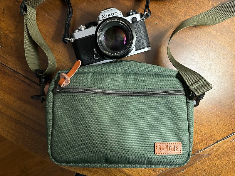 小小微单相机  军绿  撞色 摄影 防水相机包 收纳 侧背包 腰包 - 相机包/相机袋 - 防水材质 绿色