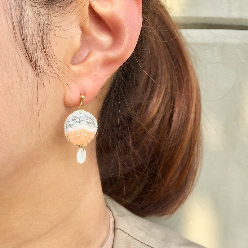 Earring / マンゴーかき氷 / 片耳分 - 耳环/耳夹 - 绣线 橘色