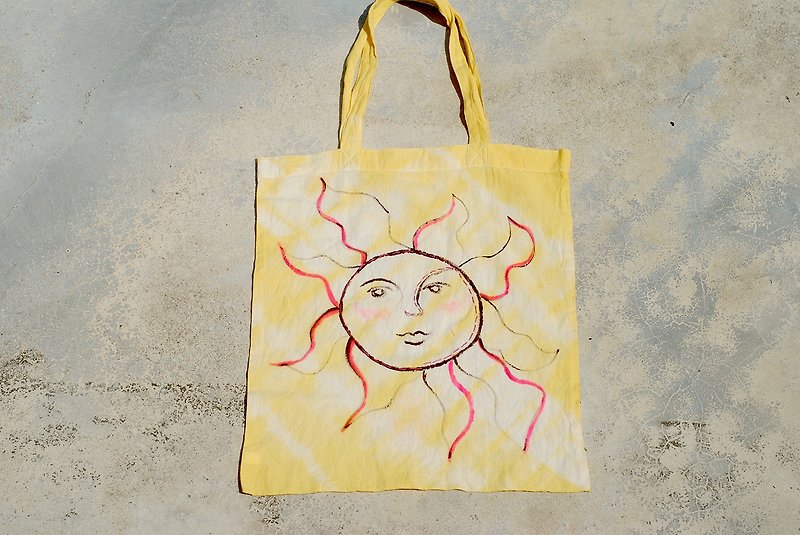 手绘植物染幸运太阳脸背袋购物袋 - 侧背包/斜挎包 - 棉．麻 黄色
