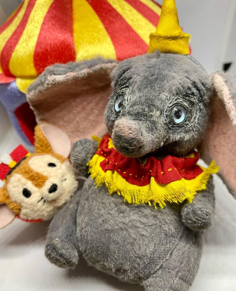 Dumbo elephant teddy bear toy, handmade ooak poseable - 摆饰 - 其他材质 灰色