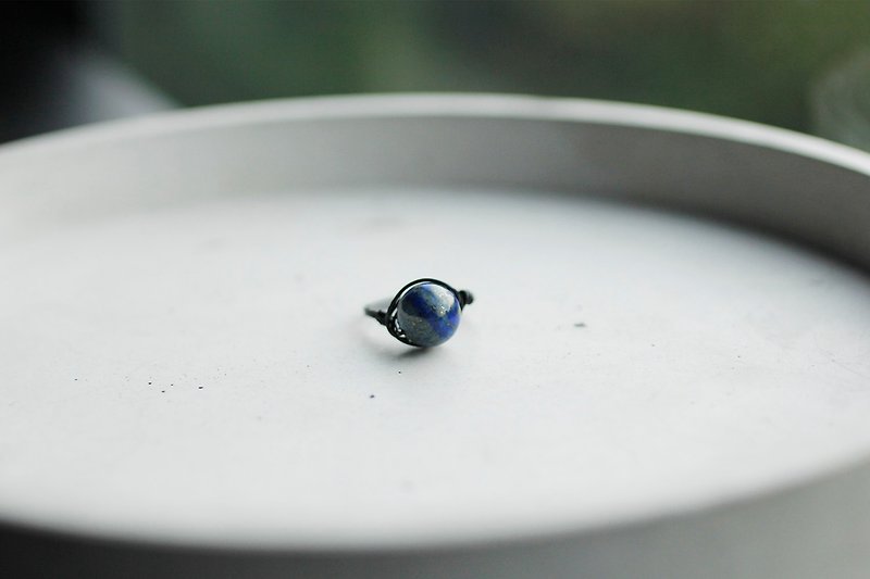 12月诞生石 9mm青金铜线戒指 水晶 半宝石 - 戒指 - 宝石 蓝色