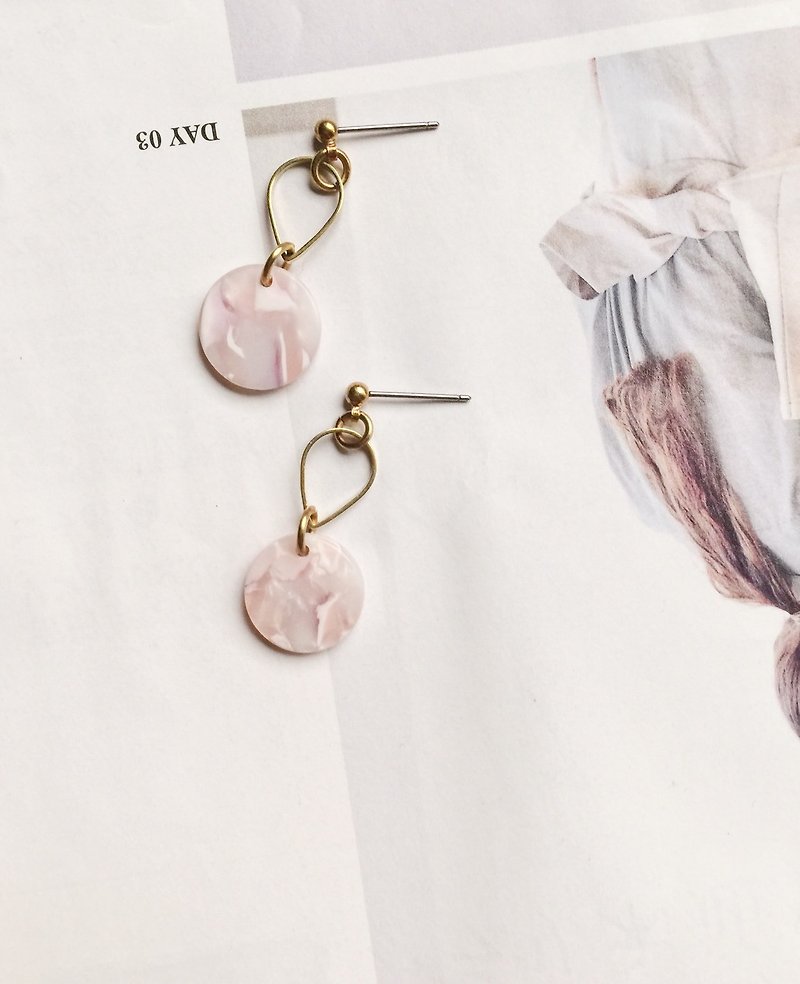 La Don - 耳环 - 黄铜水滴石纹雾圆 耳针/耳夹 - 耳环/耳夹 - 压克力 粉红色