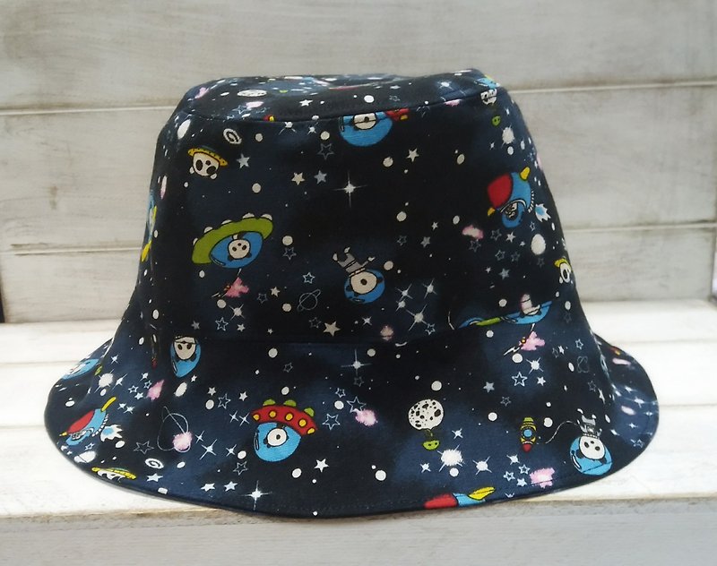 熊猫太空人&蓝黑渲染双面渔夫帽 遮阳帽 - 帽子 - 棉．麻 蓝色
