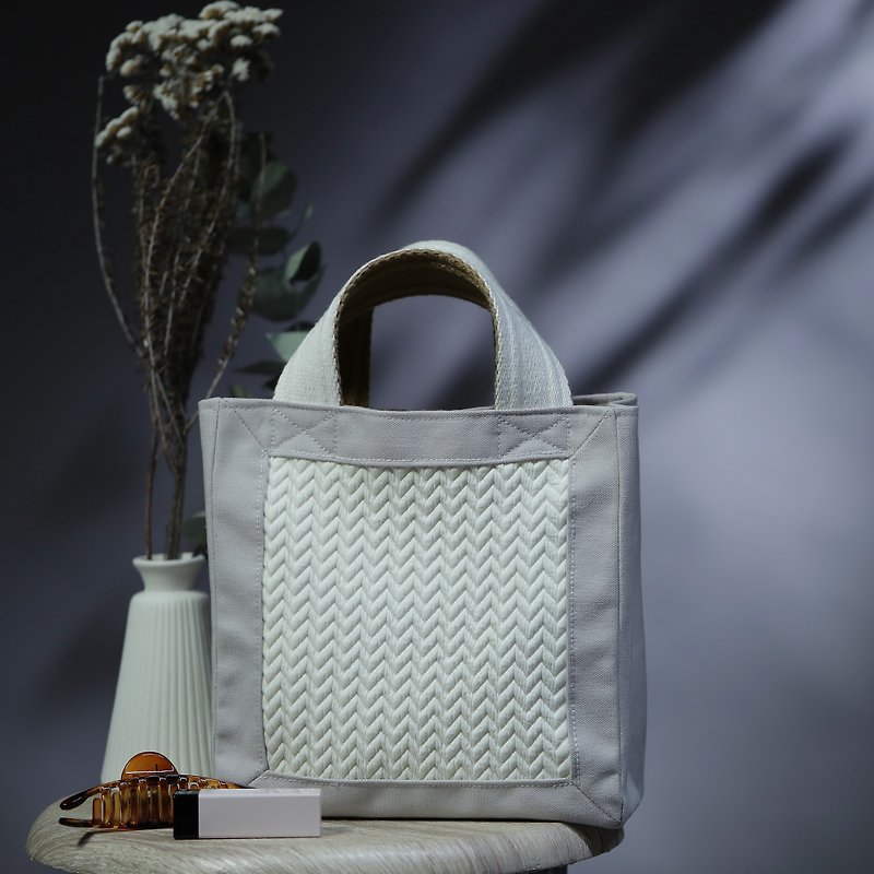 【Hand Bag 小手袋】Square Bag 方形编织袋 - 手提包/手提袋 - 棉．麻 白色