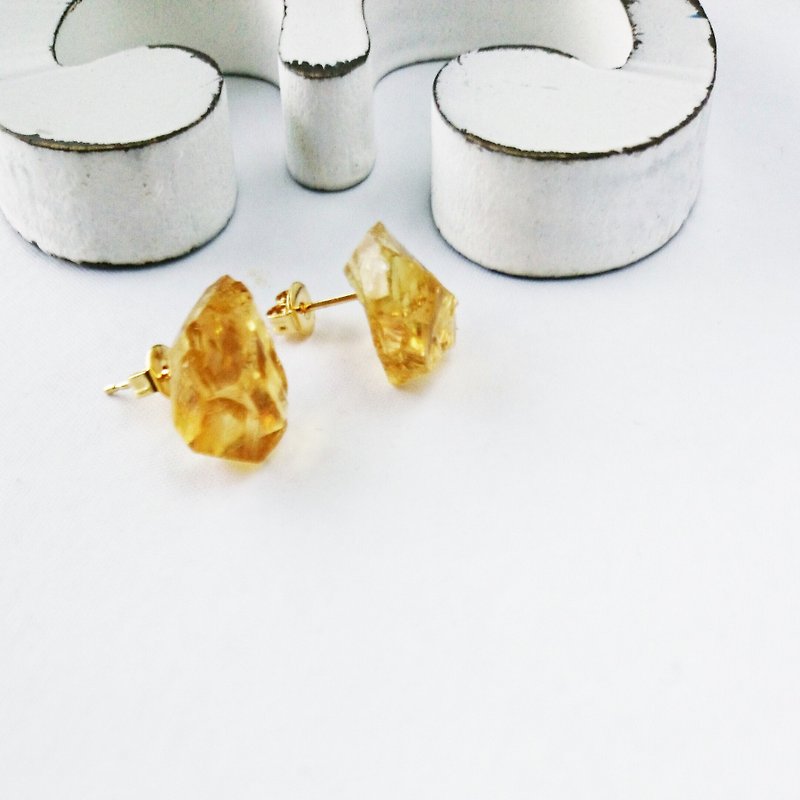Citrine♡rock stone stud pierced earring 可変耳夾式 - 耳环/耳夹 - 宝石 黄色