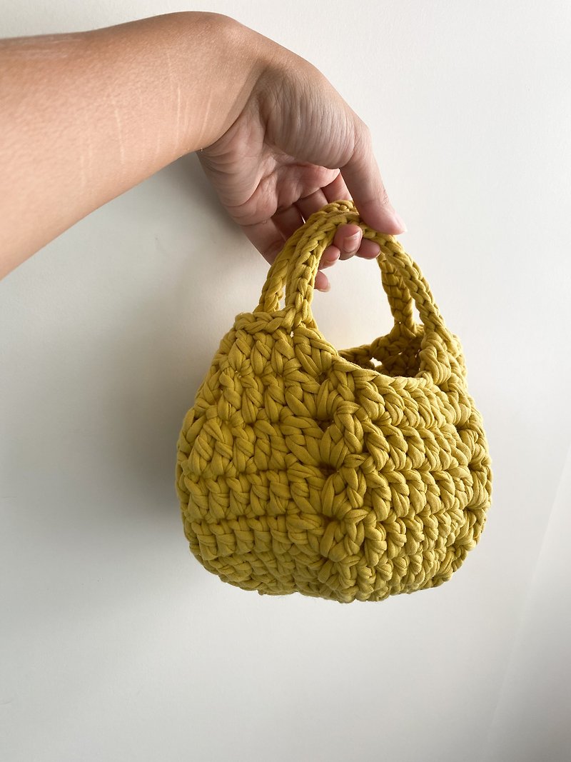 编织迷你包, 编织手提包,  crochet mini bag, beige crochet bag - 手提包/手提袋 - 棉．麻 黄色
