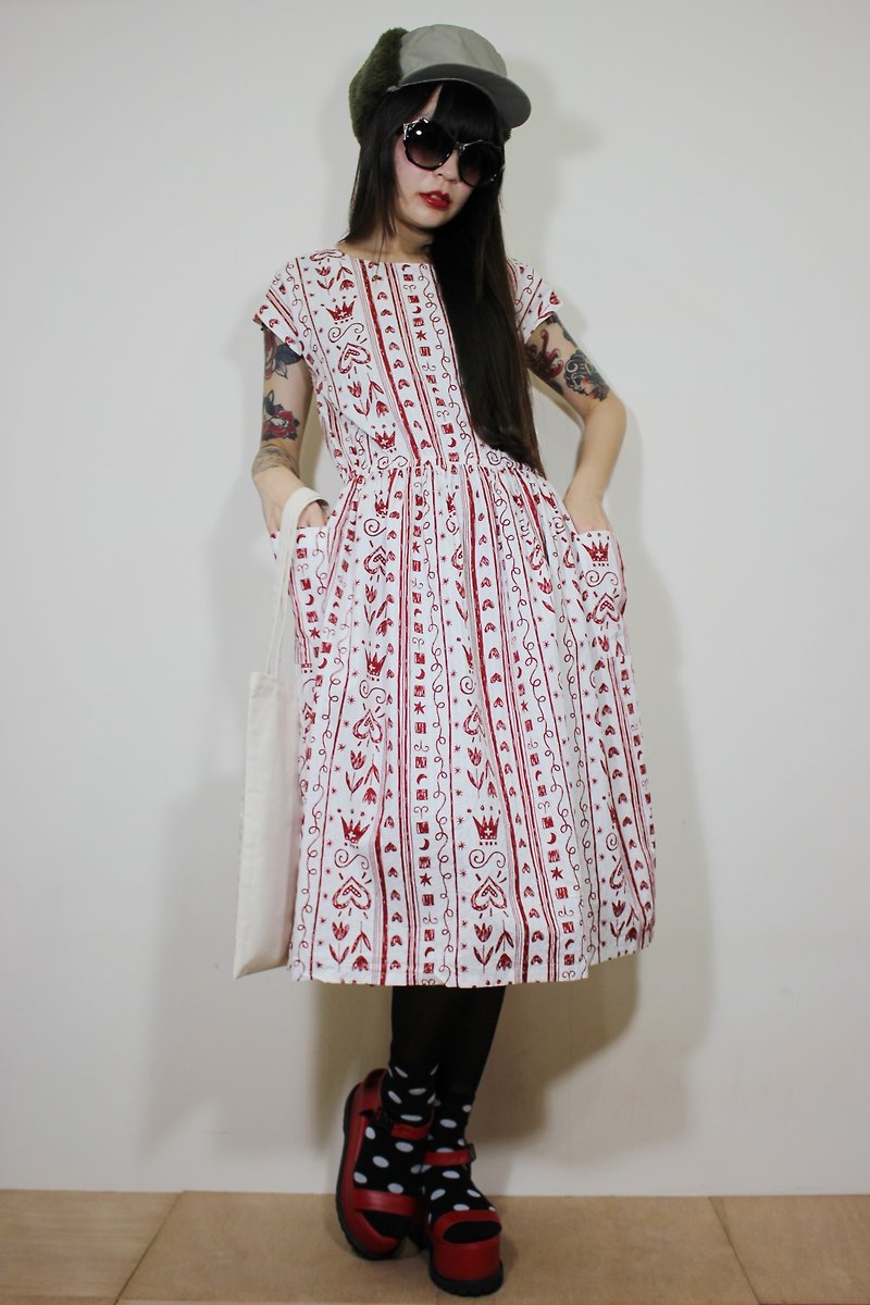 F2137[日本制里标](Vintage)红色白色涂鸦感小图案布花棉质短袖古着洋装(Made in Japan) - 洋装/连衣裙 - 棉．麻 白色