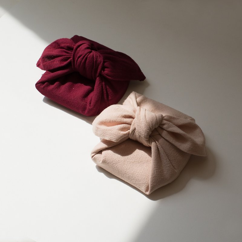 GIFT WRAP for Valentine/ FUROSHIKI cloth/ Fabric reusable gift wrap - 其他 - 棉．麻 红色