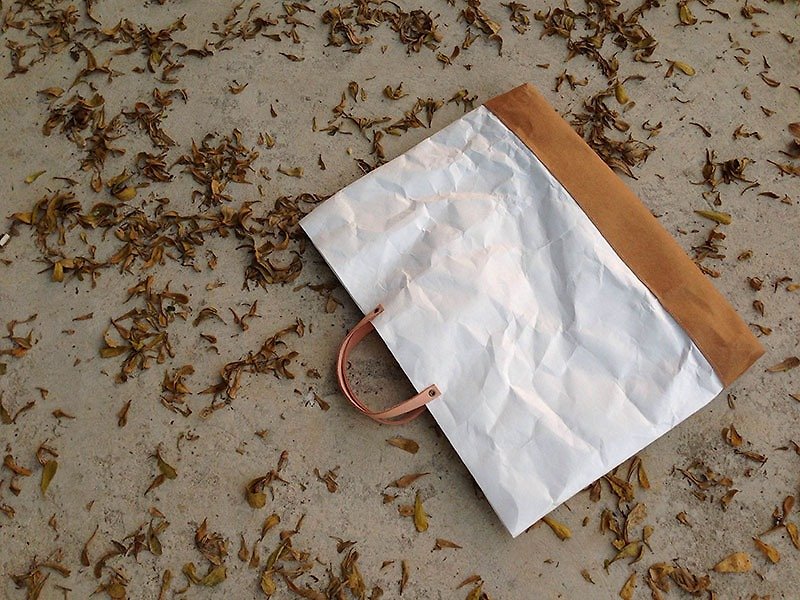 Tote Bag Thin : Tyvek and Kraft paper bag - 公文包/医生包 - 纸 白色