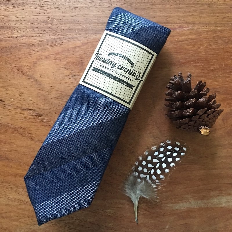 Neck Tie Blue Shade Stripe - 领带/领带夹 - 棉．麻 蓝色