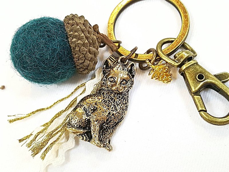 Paris*Le Bonheun。幸福森林。神秘猫。羊毛毡橡果。松果钥匙圈吊饰 - 钥匙链/钥匙包 - 其他金属 蓝色