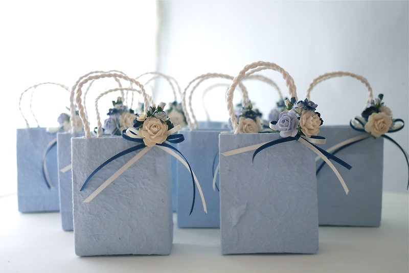 Paper flower, Medium 10 Gift grayish blue bags paper&accessories, white roses bouquets with ribbons. - 木工/竹艺/纸艺 - 纸 透明