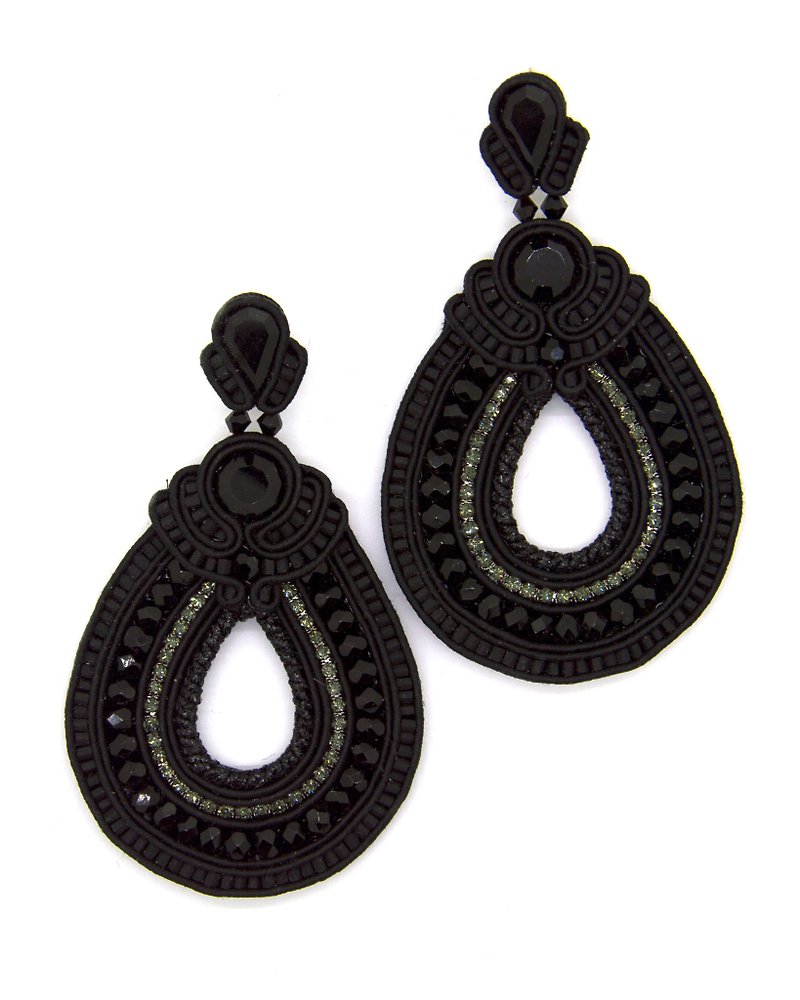 Earrings Hoop teardrop beaded earrings in black colorChristmas Gift Wrapping - 耳环/耳夹 - 其他材质 黑色