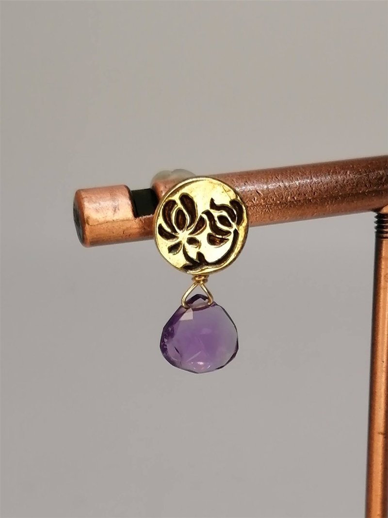 ハンガリーの刺繍花彫りピアスSV925+YG plated/amethyst - 耳环/耳夹 - 其他金属 金色