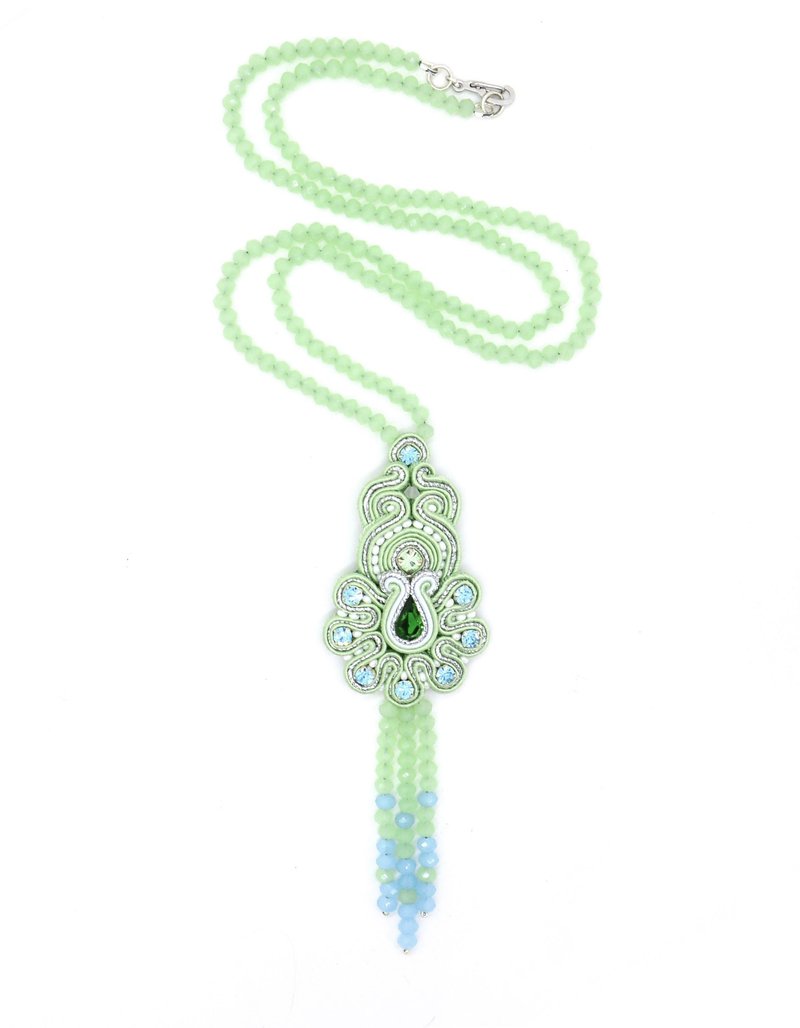 Necklace Long pendant necklace with beaded tasselChristmas Gift Wrapping - 项链 - 其他材质 绿色